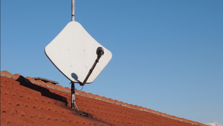 La legge parla chiaro sull'installazione di un'antenna privata nel condominio