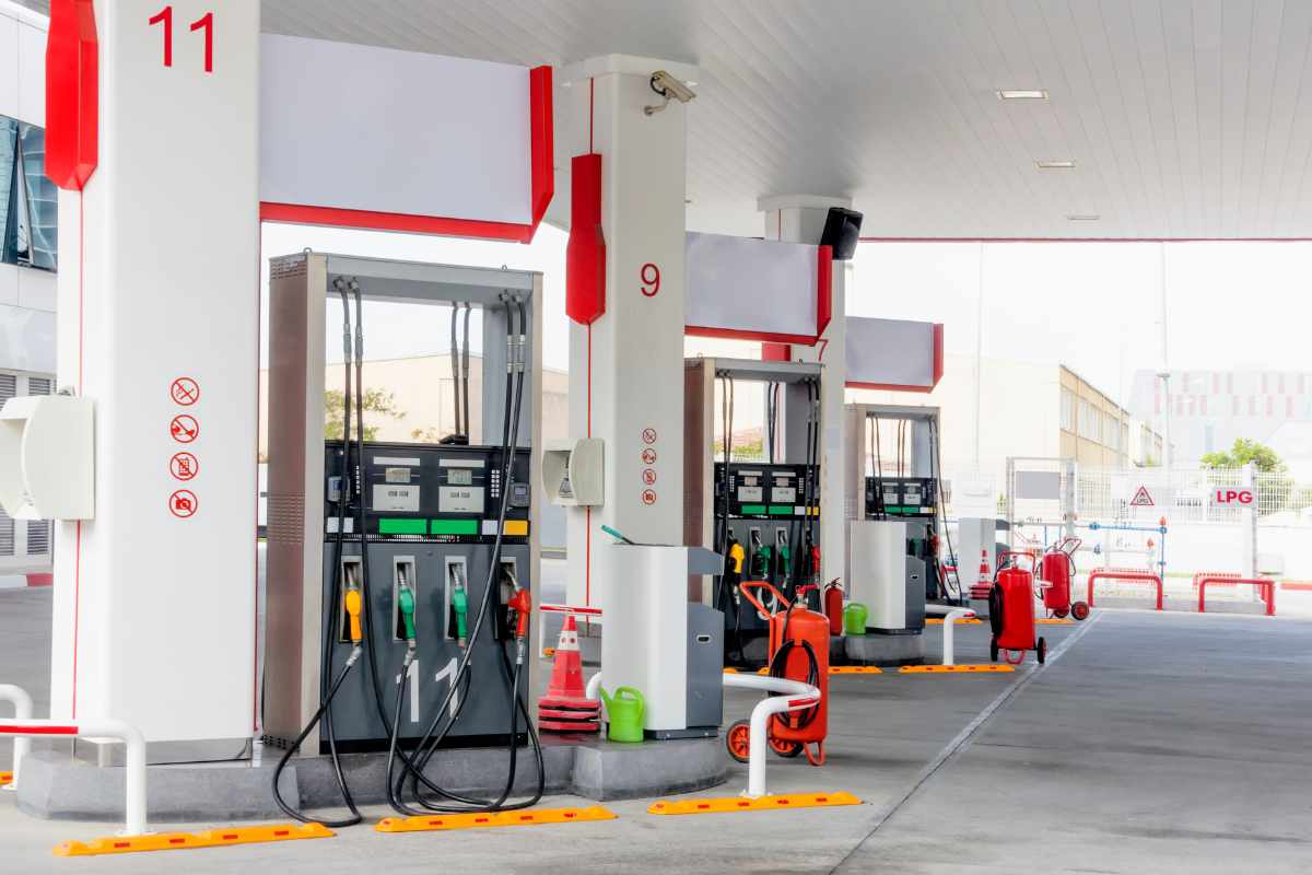 stop cartelli prezzi medi benzina