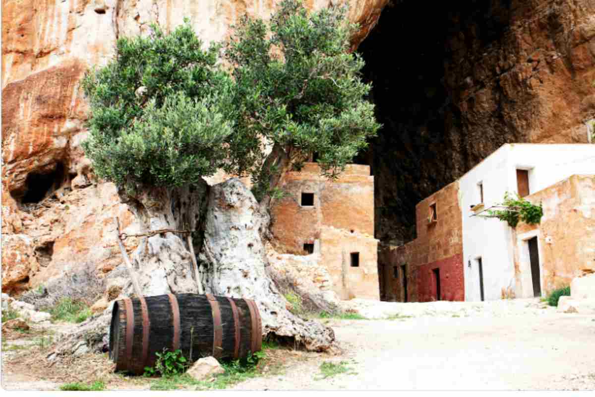 grotta di Mangiapane comune