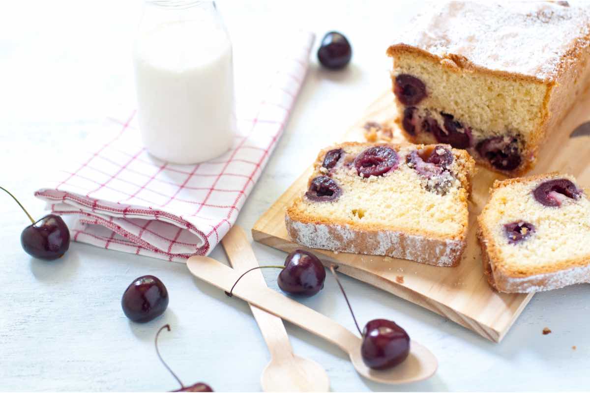 Plumcake alle ciliegie, il dolce perfetto per colazione