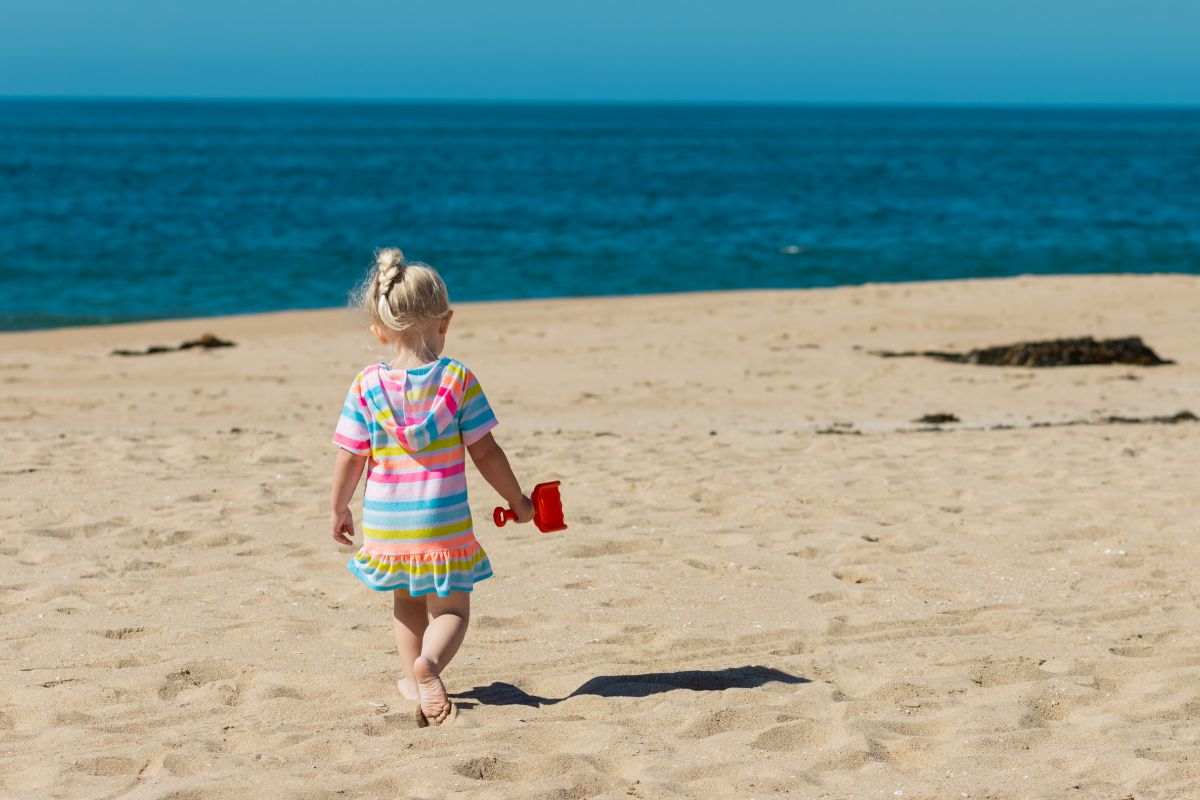 bambina si perde in spiaggia