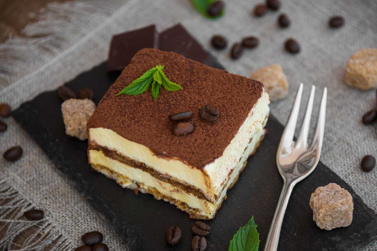 Un modo completamente diverso di servire il tiramisù: il trucco per un'esplosione di sapore