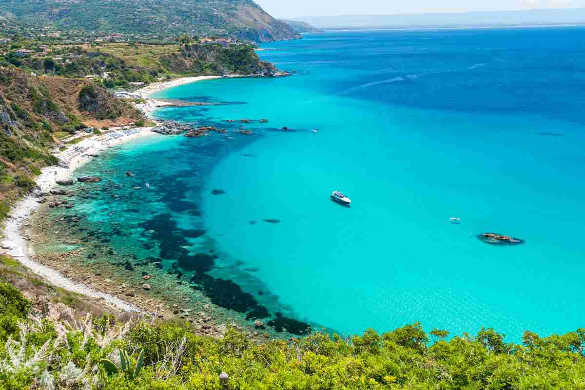 La chiamano "La bandiera più", è classificata come una delle spiagge più belle d'Italia: guarda che mare