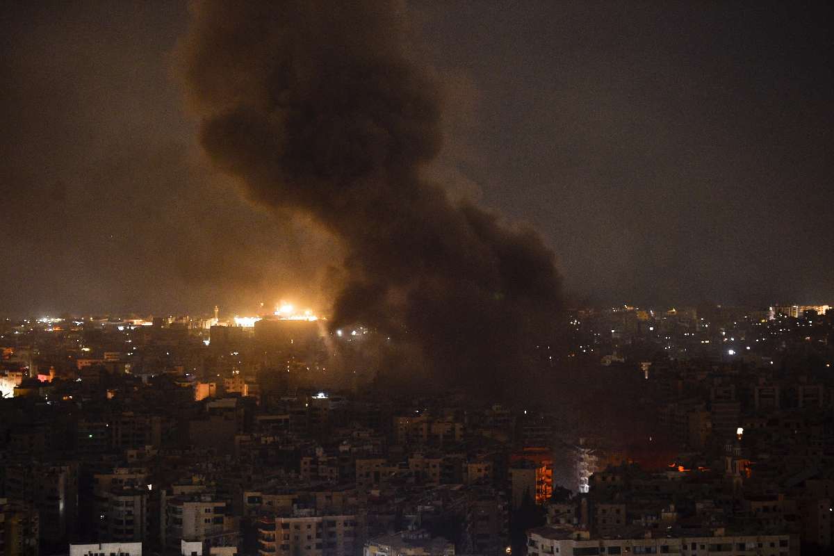 Beirut in fiamme dopo un attacco israeliano