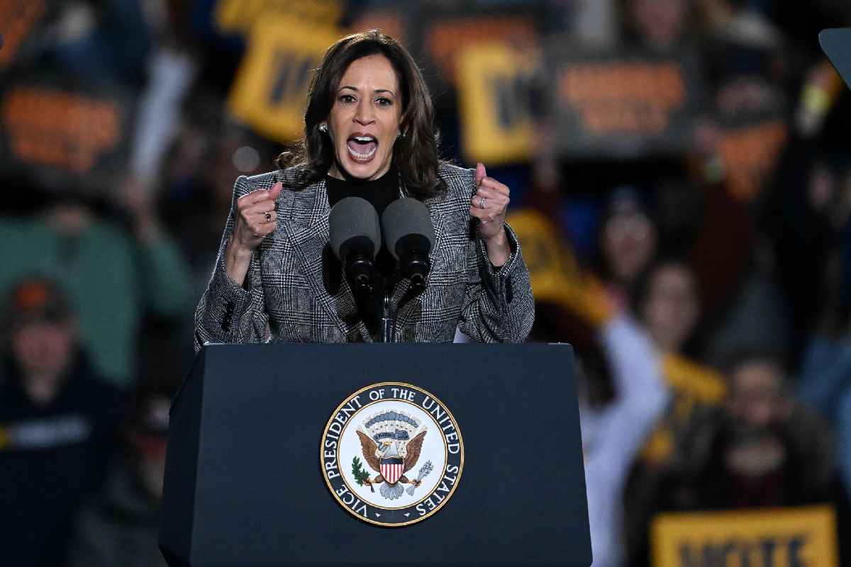 Kamala Harris durante un comizio ad Ann Arbor