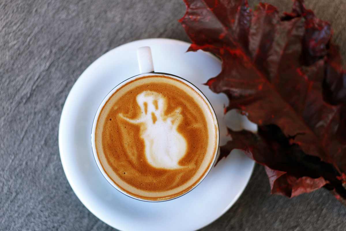 Un caffè a tema Halloween