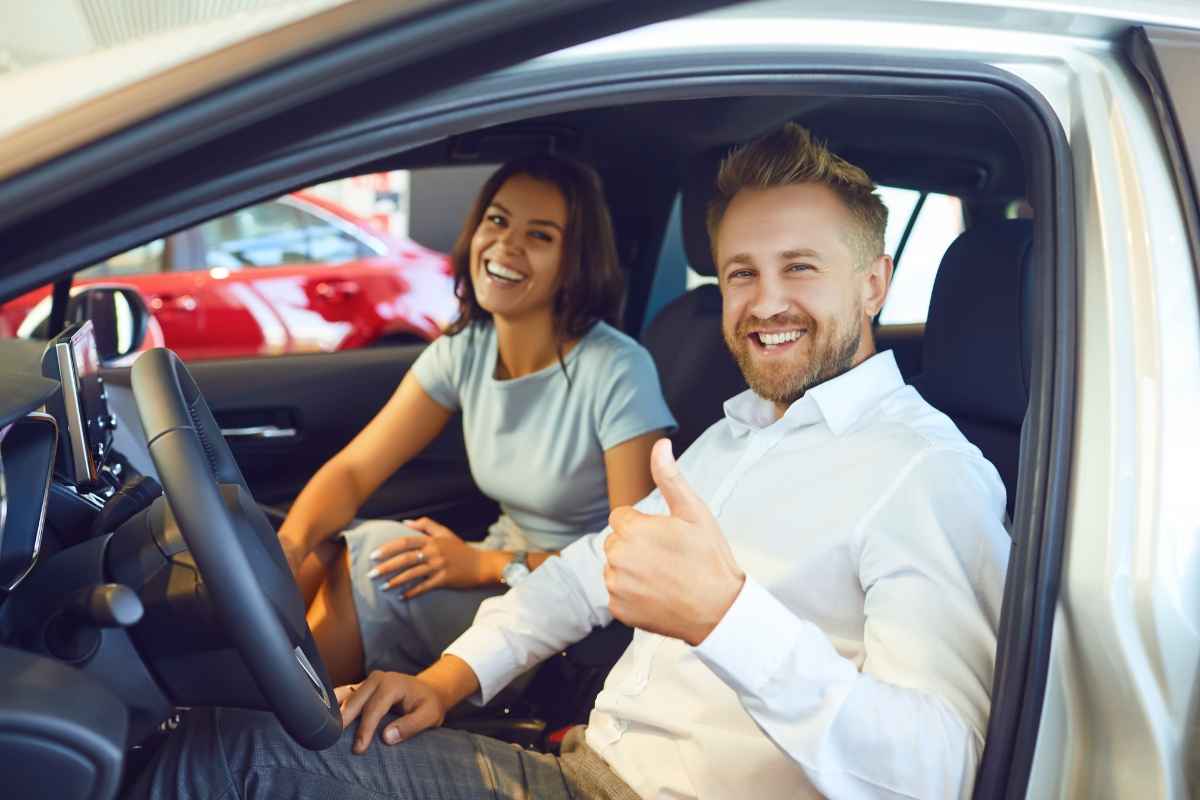 Pulsante in auto efficace per il risparmio